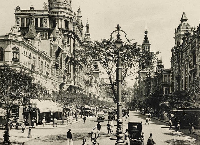 Avenida Rio Branco - 1920 - altura da Rua Buenos Aires, sentido Cinelândia - N. Viggiani